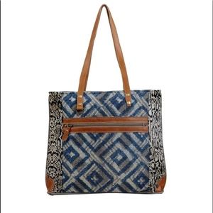 MYRA RHOMBIC TOTE